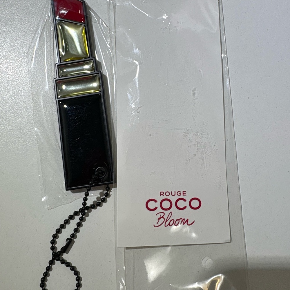 Coco Keychain - Picture 3 of 6